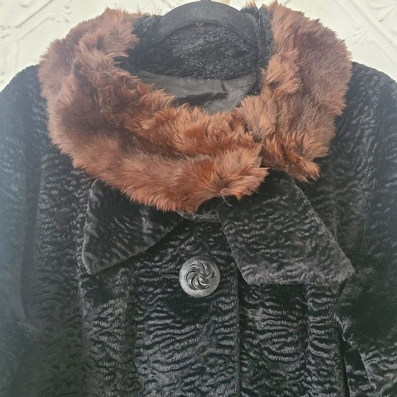 Vintage Black Coat with Fur Collar Granny Chic - Picture 2 of 12